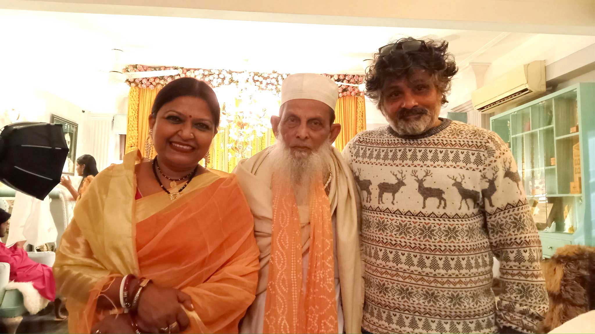 হলুদ সন্ধ্যায় নির্মাতা গিয়াস উদ্দিন সেলিম, চয়নিকা চৌধুরী ও পরীর নানা