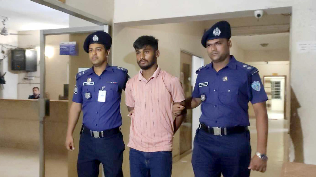 কলেজছাত্রীকে ধর্ষণের পর ভিডিও ছড়িয়ে দেওয়ার অভিযোগে তরুণ গ্রেপ্তার