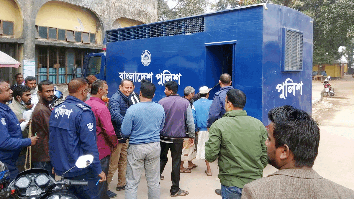 ঠাকুরগাঁওয়ে ভাঙচুরের মামলায় বিএনপি নেতা কারাগারে 