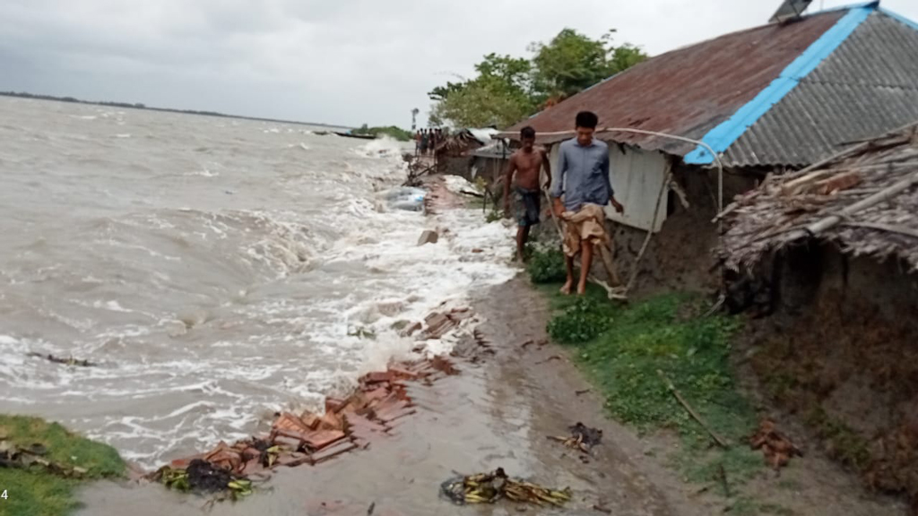 খুলনার আশ্রয় কেন্দ্রে ৮৫ হাজার মানুষ