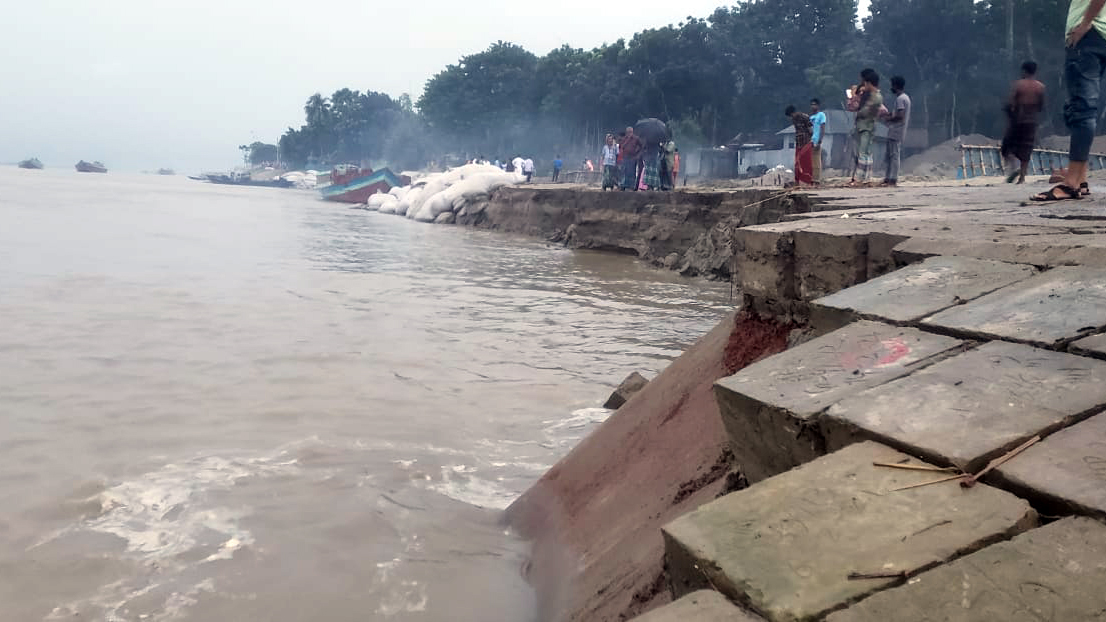 আবার পদ্মায় বিলীন ব্লক বাঁধ