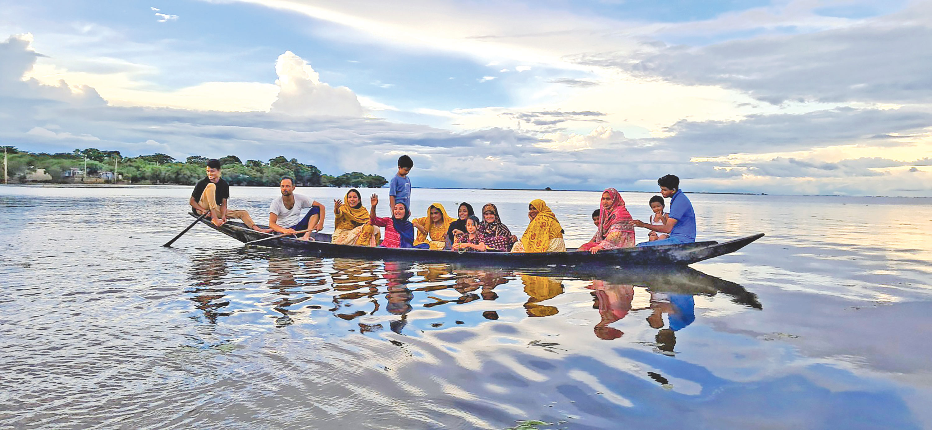 হাওরের শোভা বাড়ে বর্ষায়