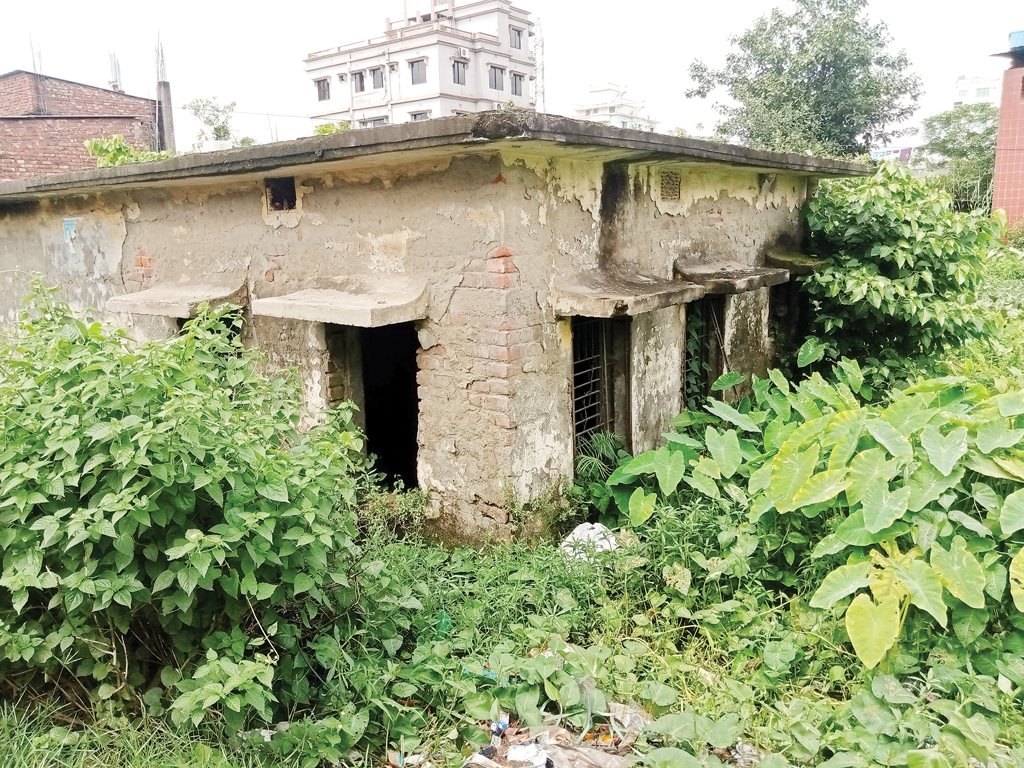 স্বাস্থ্যকেন্দ্রের করুণ হালে ভোগান্তি মাতুয়াইলবাসীর