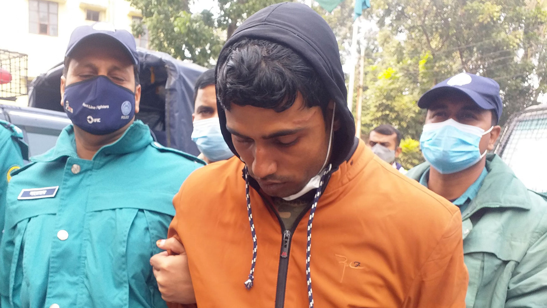 দ্বিতীয় বিয়ে করতে চাওয়ায় বাবাকে গলা কেটে হত্যা