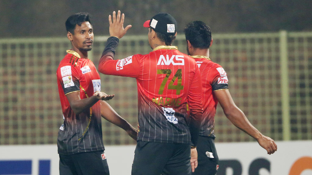 শেষ চারে কুমিল্লা, হারের বৃত্তেই সিলেট
