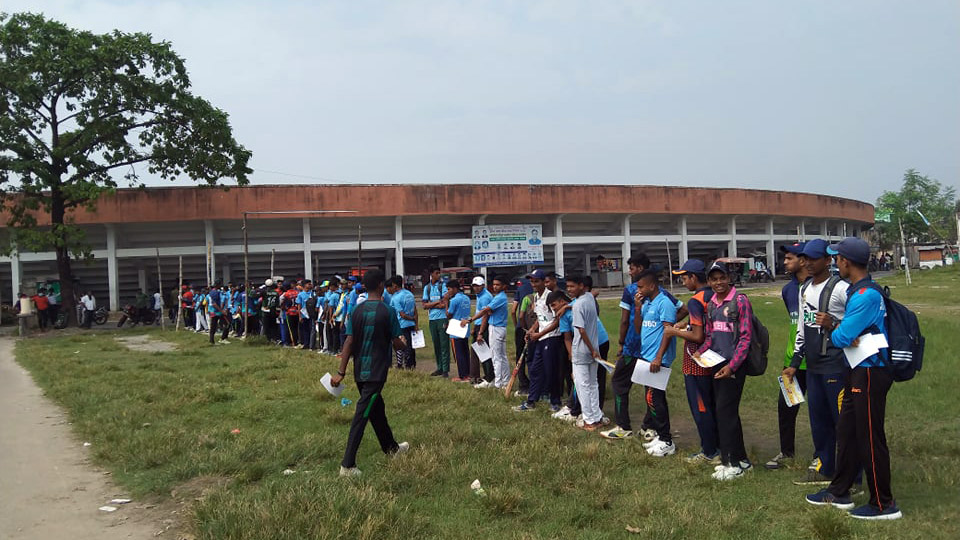 বাছাই কার্যক্রমে অংশ নিল  খুদে ক্রিকেটাররা