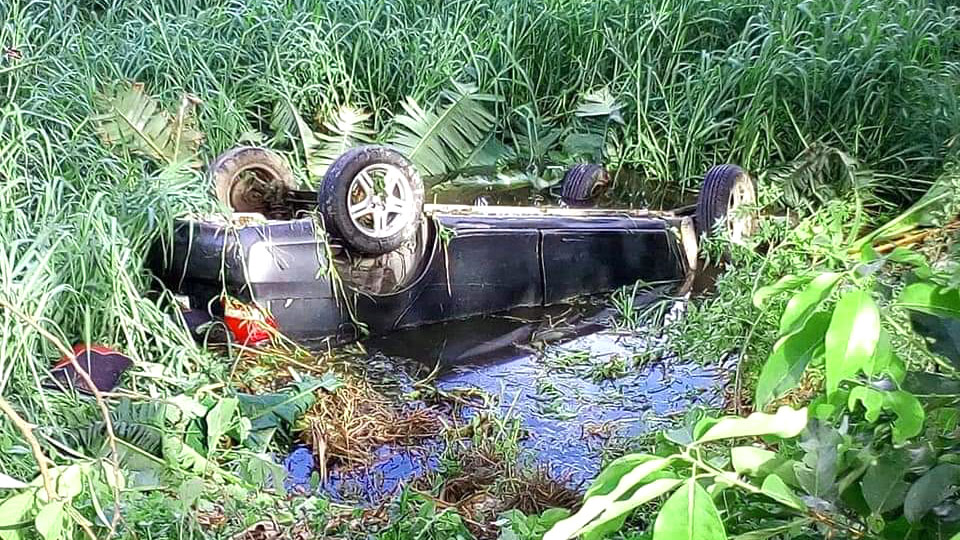 গজারিয়ায় প্রাইভেটকার নিয়ন্ত্রণ হারিয়ে খাদে, নিহত ৩