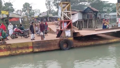 বগা ফেরিঘাটে অতিরিক্ত টোল আদায়ের অভিযোগ