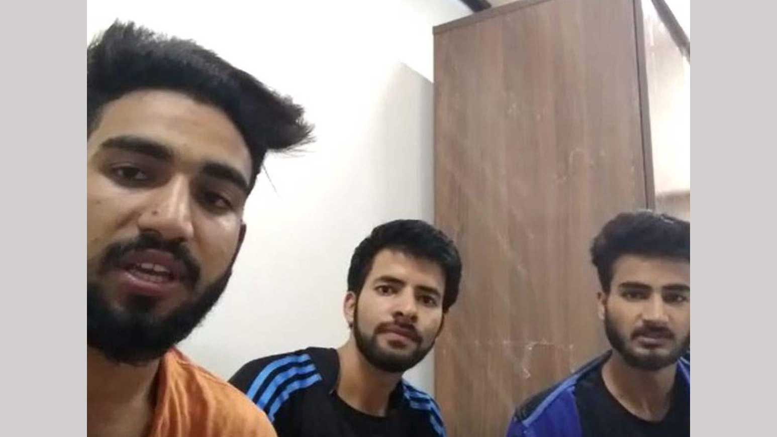 পাকিস্তানের জয়ে উল্লাস করায় কাশ্মীরের ৩ শিক্ষার্থী গ্রেপ্তার 