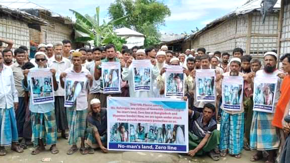 শূন্যরেখায় রোহিঙ্গাদের প্রতিবাদ: নিরাপত্তা চেয়ে জাতিসংঘের কাছে চিঠি