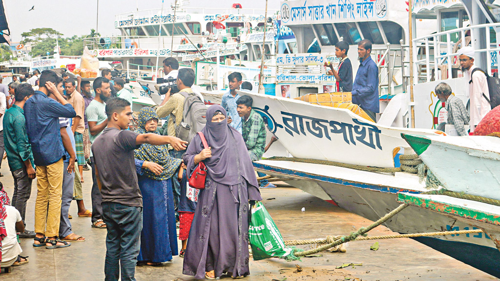 বিচ্ছিন্নপ্রায় বরিশাল, ভোগান্তিতে মানুষ