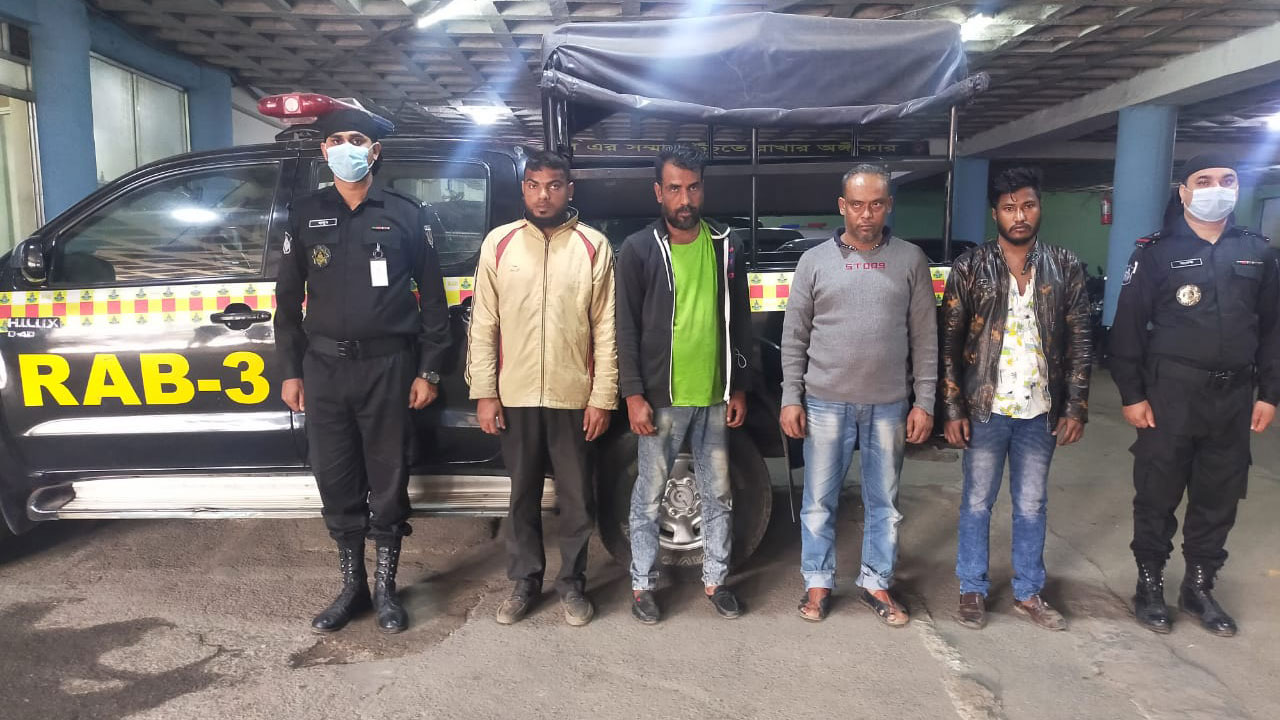 মাদক সরবরাহকারী চক্রের ৪ সদস্য গ্রেপ্তার