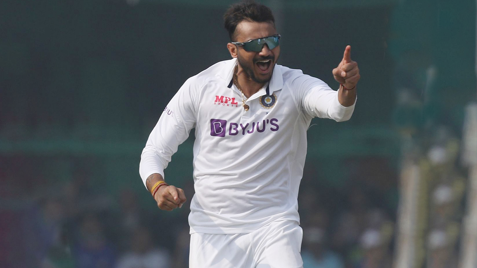 অক্ষরের পাঁচে ভারতের লিড