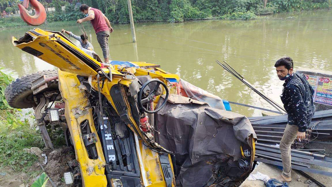 ট্রাক চাপায় গরু ব্যবসায়ীসহ নিহত ২