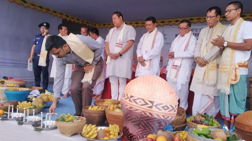 মণিপুরিদের নিঙোল চাকৌবা উৎসব