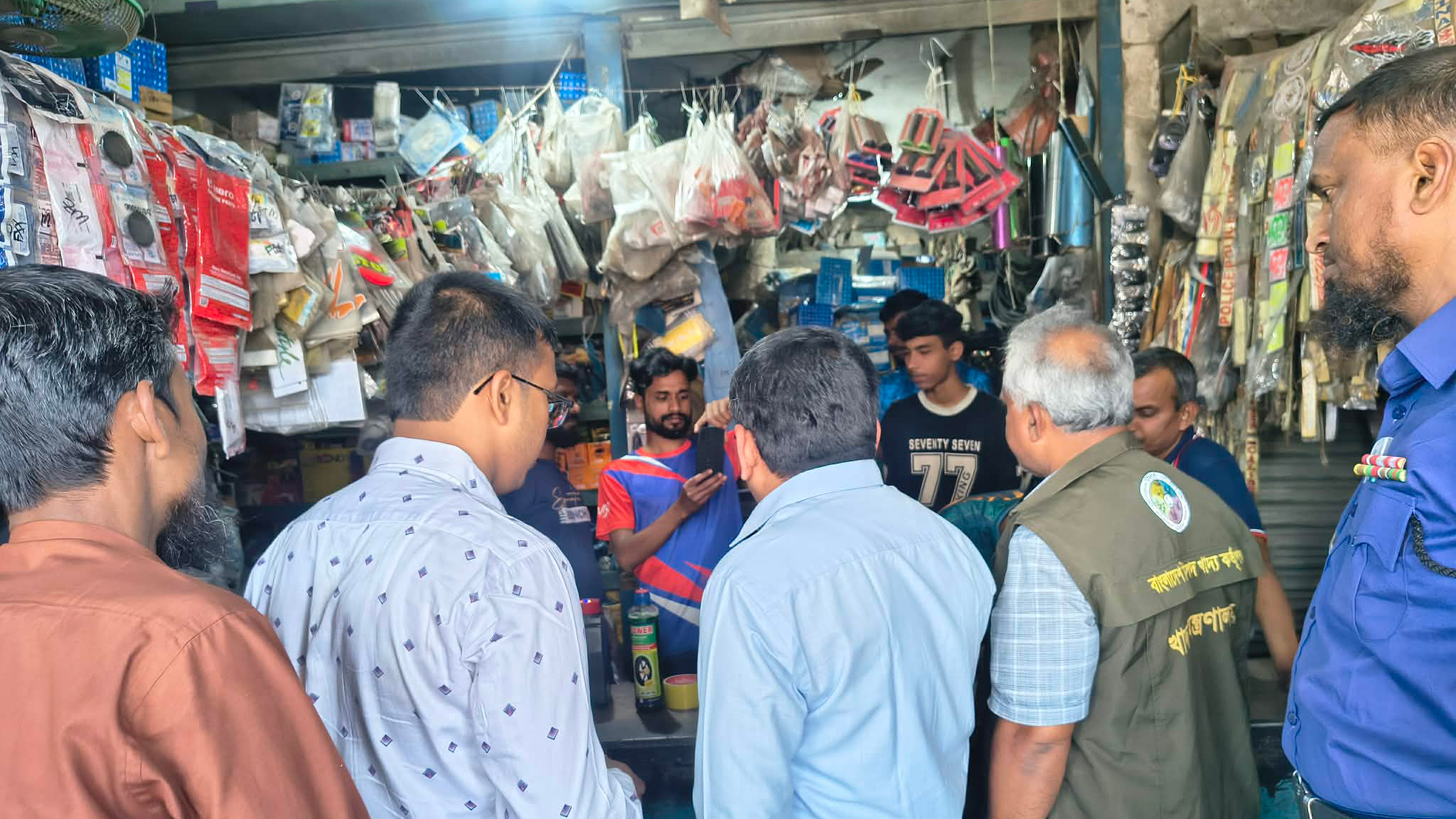 গাংনীতে দুই প্রতিষ্ঠানকে ৩০ হাজার টাকা জরিমানা