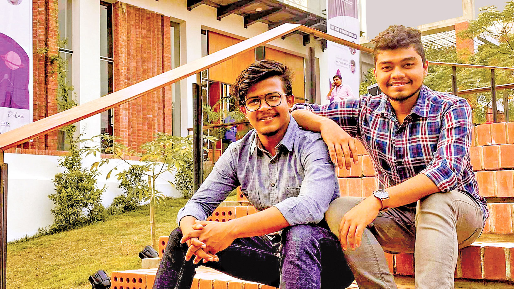 বই পড়ে শোনাবে শুনবই