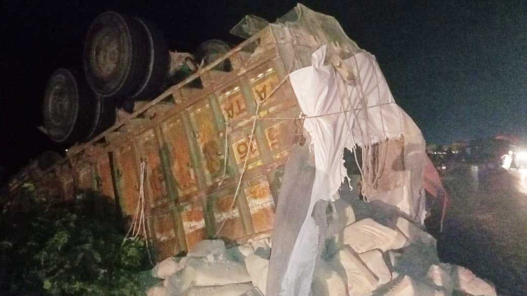 ট্রাকের সঙ্গে টহল ভ্যানের সংঘর্ষে ২ সেনা সদস্য নিহত  