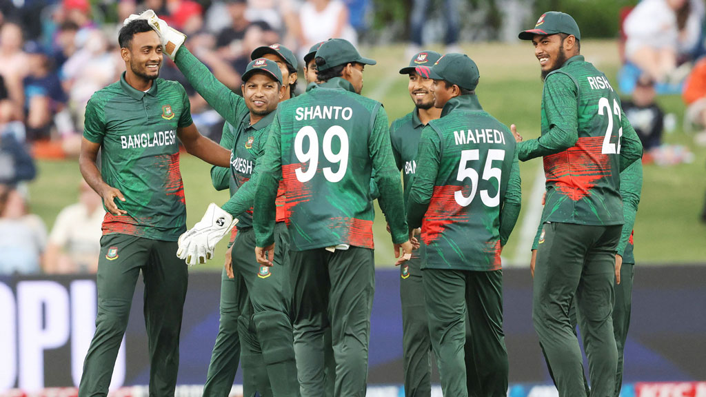 ‘বাংলাদেশের দারুণ ছন্দে থাকার কৃতিত্ব হাথুরু-শান্তর’