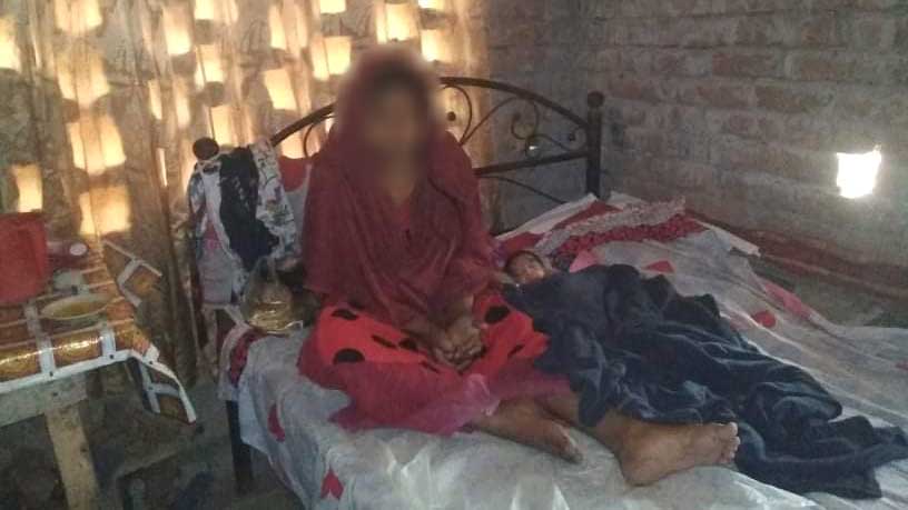 জীবননগরে 'প্রেমিকের' বাড়িতে কিশোরীর সন্তান প্রসব