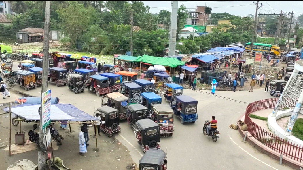 অটোরিকশার ভাড়া হঠাৎ দ্বিগুণ