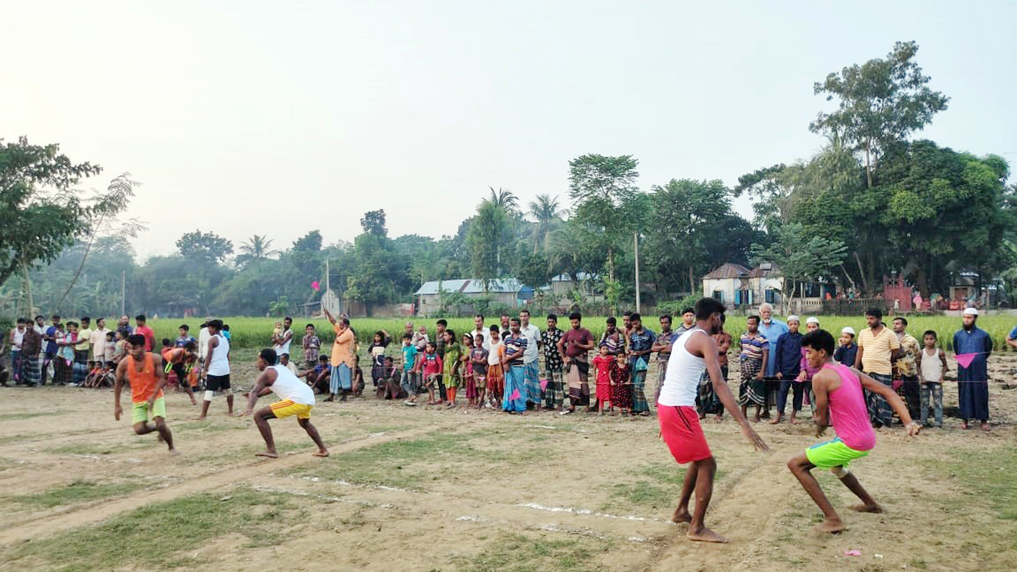 দাঁড়িয়াবান্দায় পুরস্কার অবিবাহিতদের ঘরে