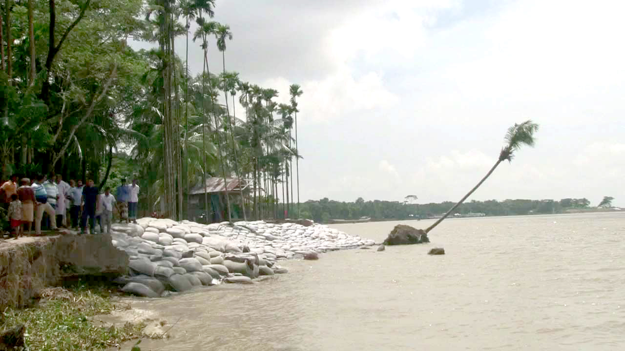 বাঁধের আশায় ৭ লাখ মানুষ