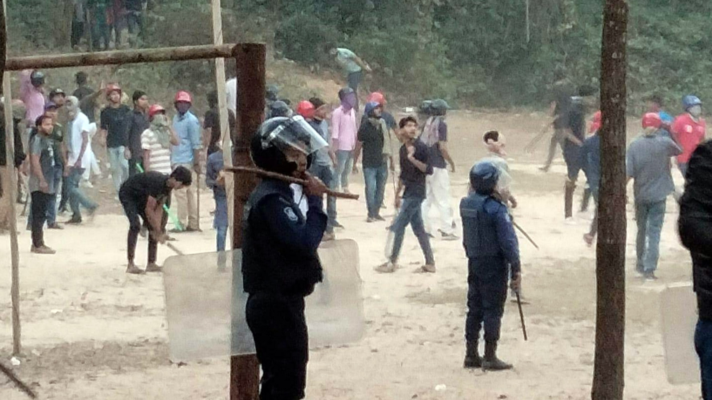 ফের সংঘর্ষে জড়াল চট্টগ্রাম বিশ্ববিদ্যালয় ছাত্রলীগের দুই পক্ষ, আহত ৪