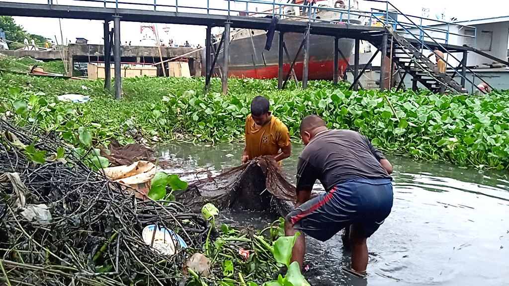 নারায়ণগঞ্জে মাছের আকাল মৎস্যজীবীদের পেশা বদল