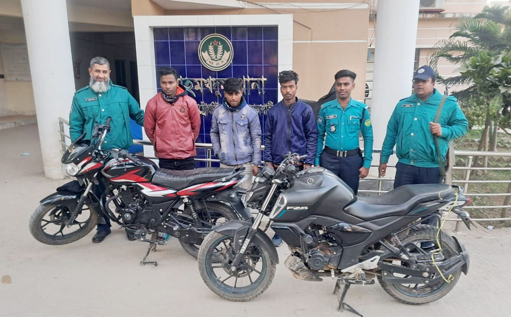 রাজশাহীতে চুরি হওয়া ২ মোটরসাইকেল উদ্ধার, গ্রেপ্তার ৩ 