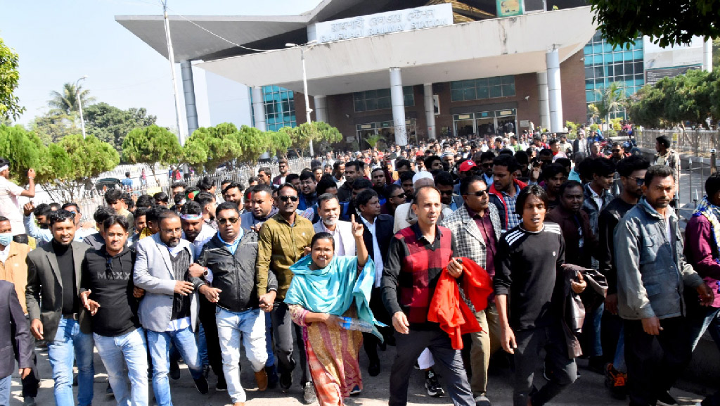 বাসের পর রাজশাহীতে অটো ও থ্রি হুইলার ধর্মঘট