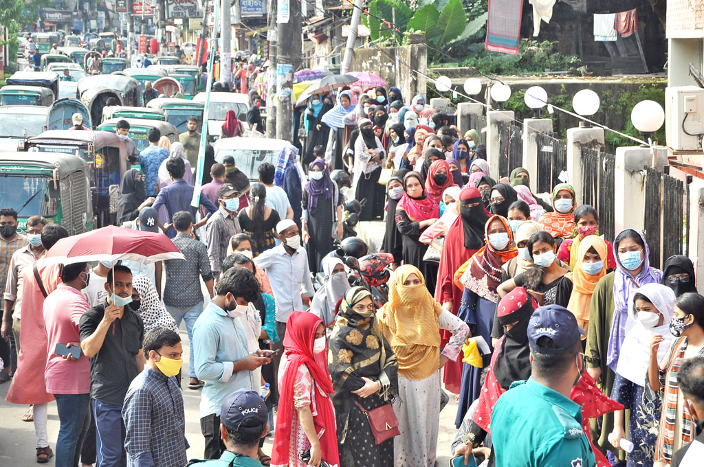 করোনা রোধে বিধিনিষেধ দিয়ে প্রজ্ঞাপন, গণপরিবহনে অর্ধেক যাত্রী