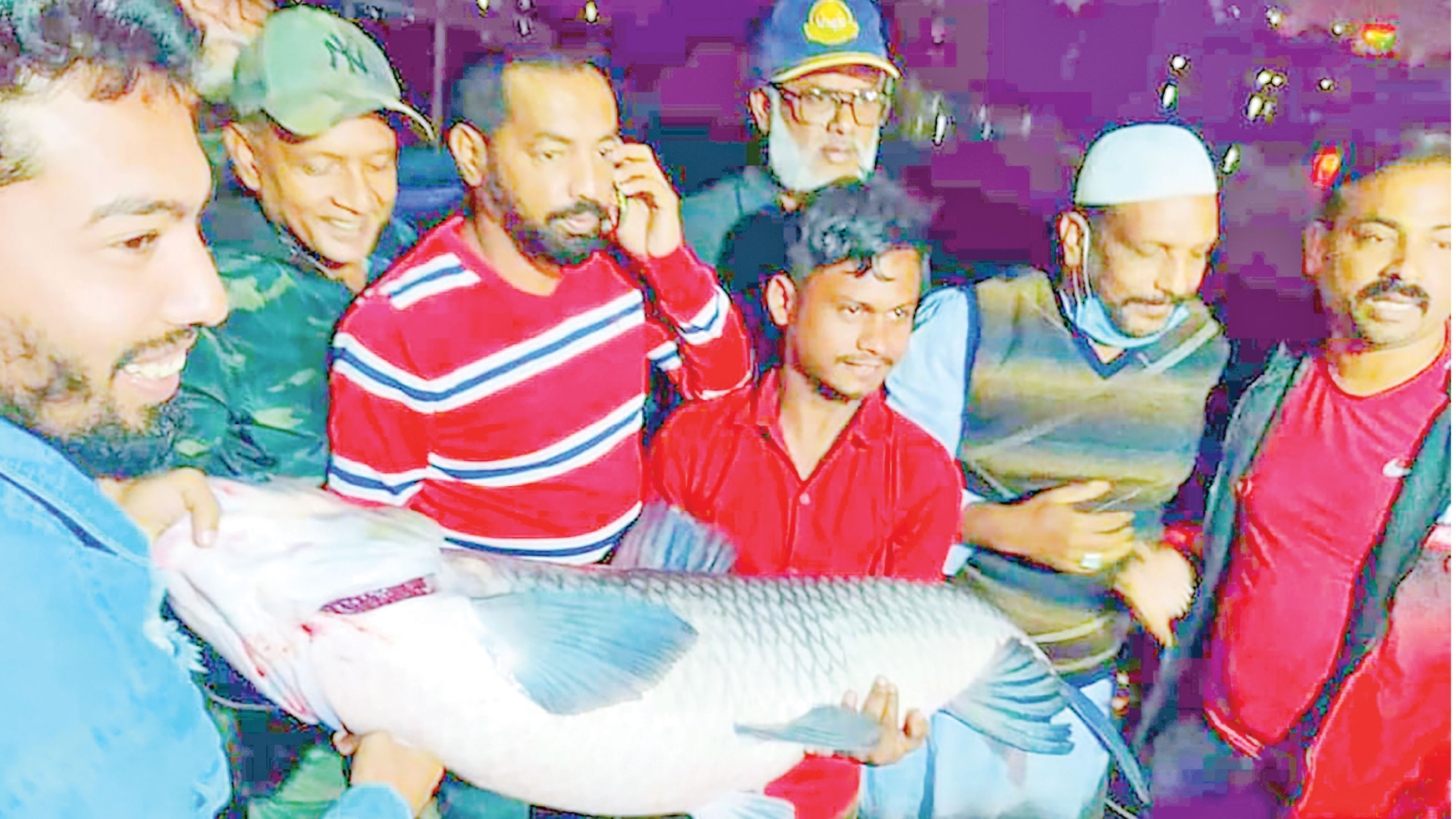 বড়শিতে ধরা পড়ল ২৯ কেজির  ব্ল্যাক কার্প
