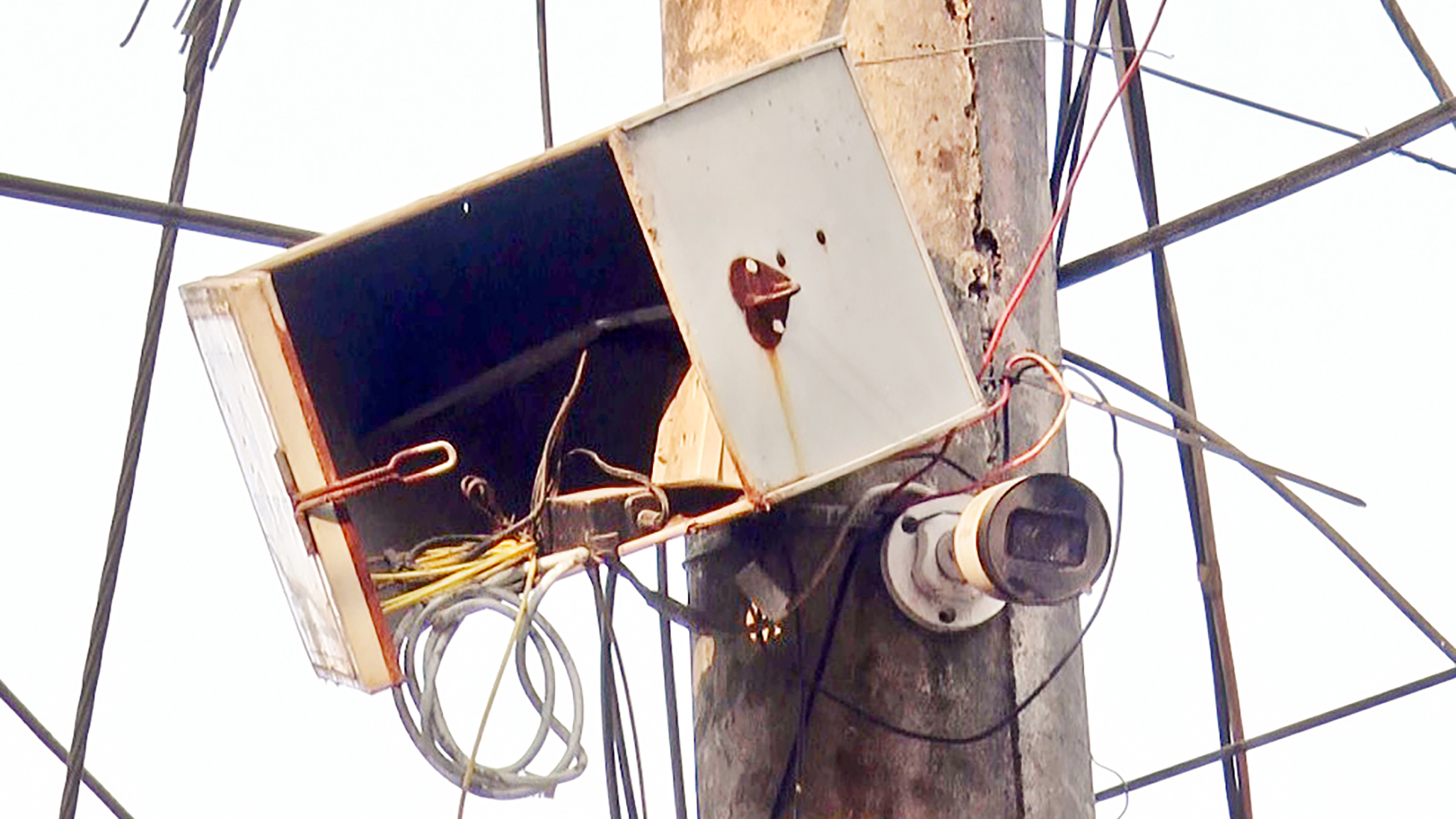 ১ বছর ধরে নষ্ট ২৫০ সিসিটিভি ক্যামেরা