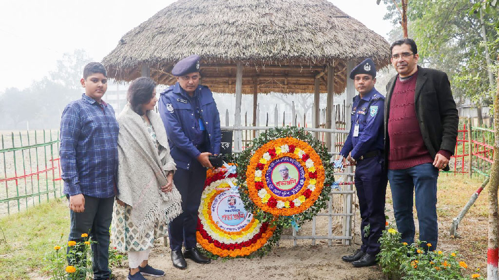 জন্মদিনে সৈয়দ শামসুল হককে শ্রদ্ধা জানাতে কুড়িগ্রামে নানা আয়োজন