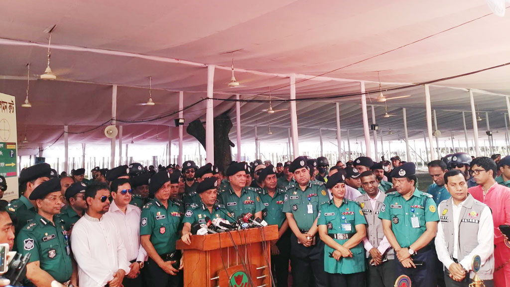 ঈদের জামাত নিয়ে নতুন কোনো হুমকি নেই: ডিএমপি কমিশনার 