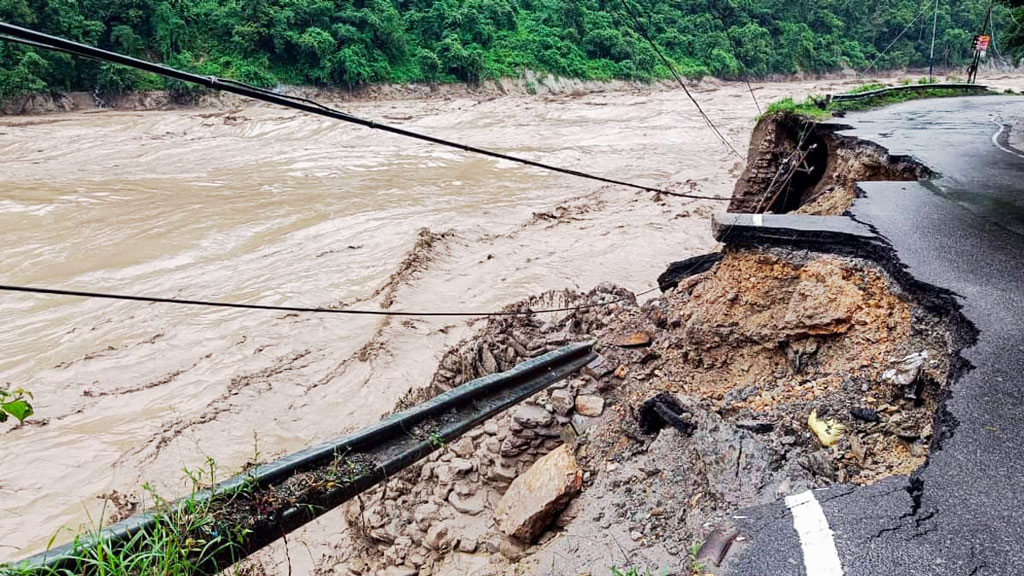 বন্যায় বিপর্যস্ত সিকিম: পর্যটকদের বুকিং বাতিলের হিড়িক, পর্যটনে ধস