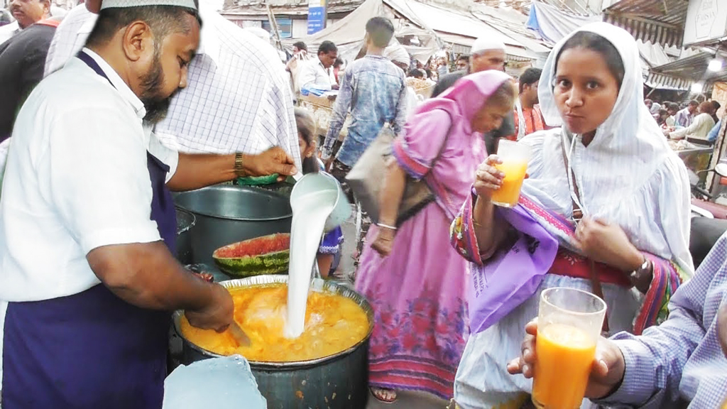 ৪৪ ডিগ্রি তাপমাত্রায় সুস্থ থাকতে কী খান উত্তর ভারতের মানুষ