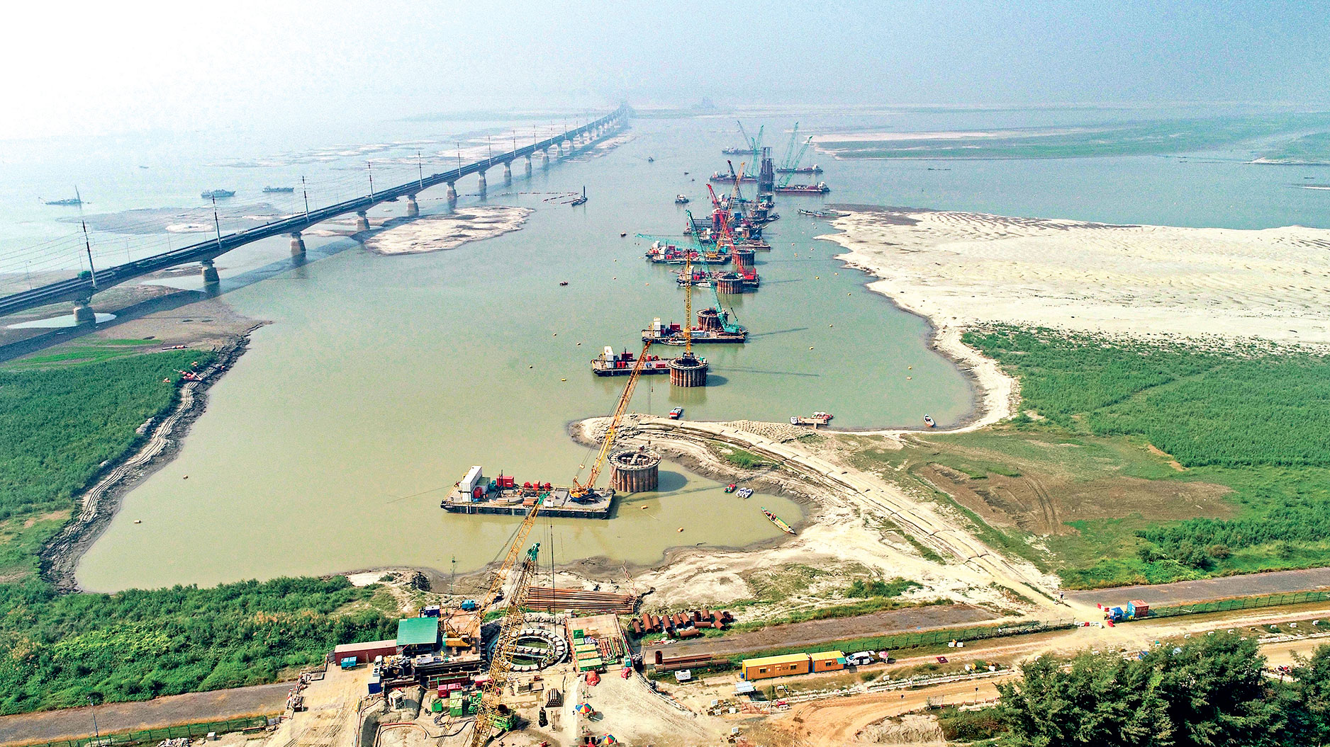 দৃশ্যমান হচ্ছে বঙ্গবন্ধু রেলসেতুর অবয়ব