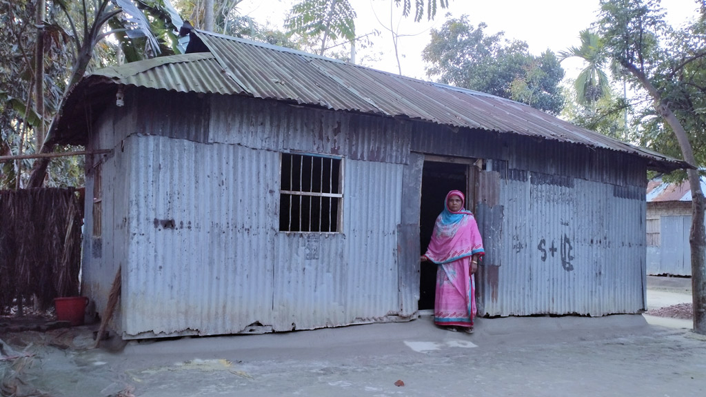 ঘর তৈরির সাধ্য নেই তহমিনার