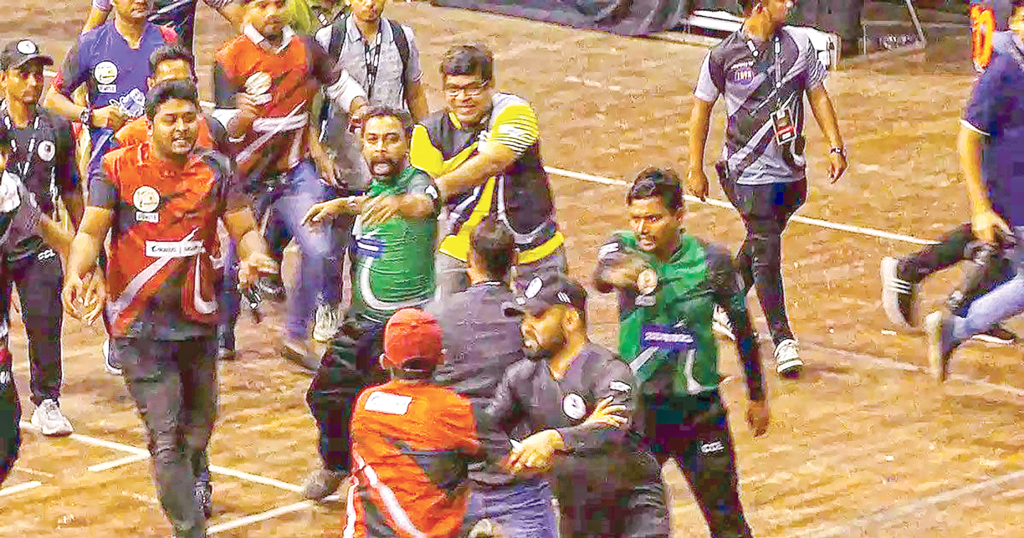 মারামারিতে পণ্ড হলো সেলিব্রিটি ক্রিকেট লিগ