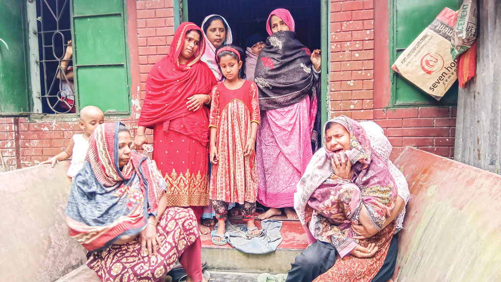 যদি টাহা দিত তাইলে গুলি কইর‌্যা বাবারে মারত না