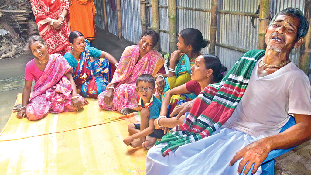 অভাব ঘুচানো হলো না তাঁর