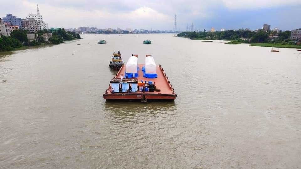 ঢাকায় পৌঁছাল মেট্রোরেলের আরও দুই সেট ট্রেন