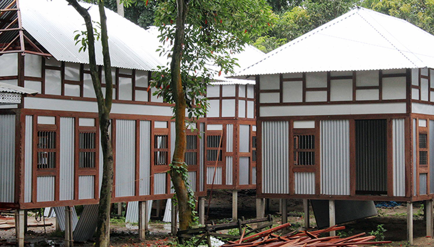 করোনায় মতলব উত্তরে তৈরি ঘর বিক্রিতে ধস