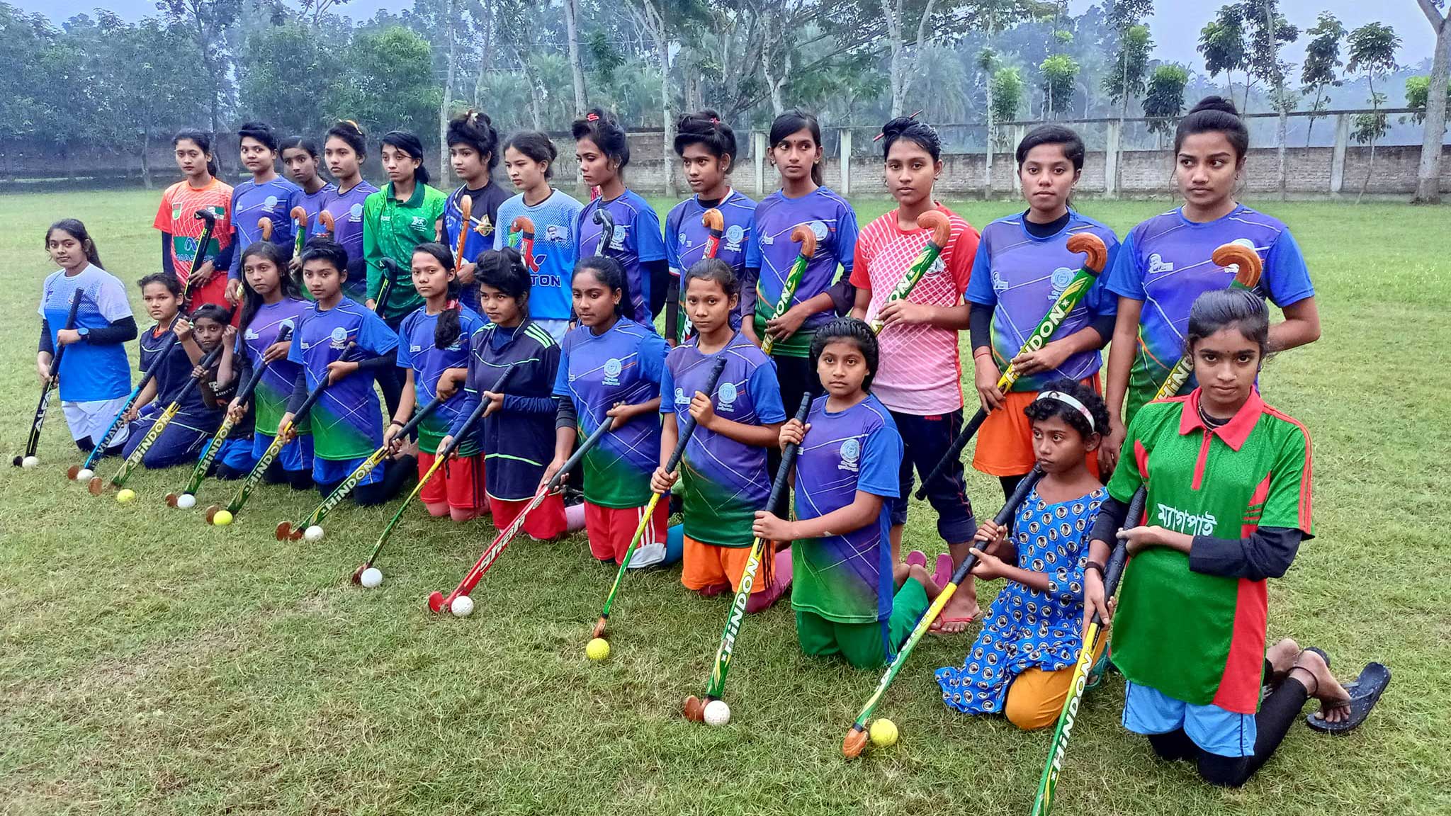 হকিতে বড় স্বপ্ন ছোটদের