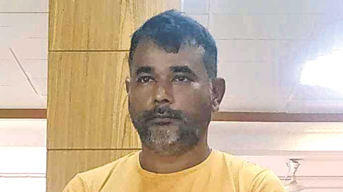 সবাই তাঁকে ‘মাস্টার’ ডাকে