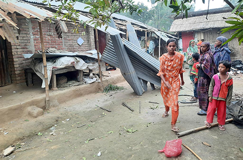 নির্বাচন-পরবর্তী সহিংসতা: ঝিনাইদহে নৌকার সমর্থকদের প্রায় ৪০ বাড়ি ভাঙচুরের অভিযোগ 