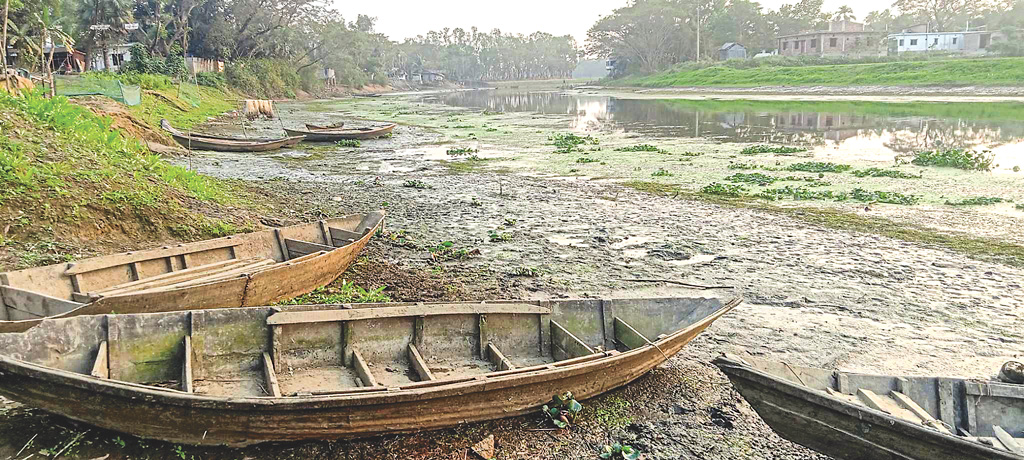 যেন চুরি হয়ে গেছে ডাকাতিয়ার পানি