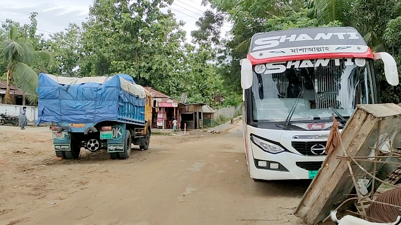 বাঘাইছড়িতে ইউপিডিএফের অর্ধদিবস হরতাল চলছে